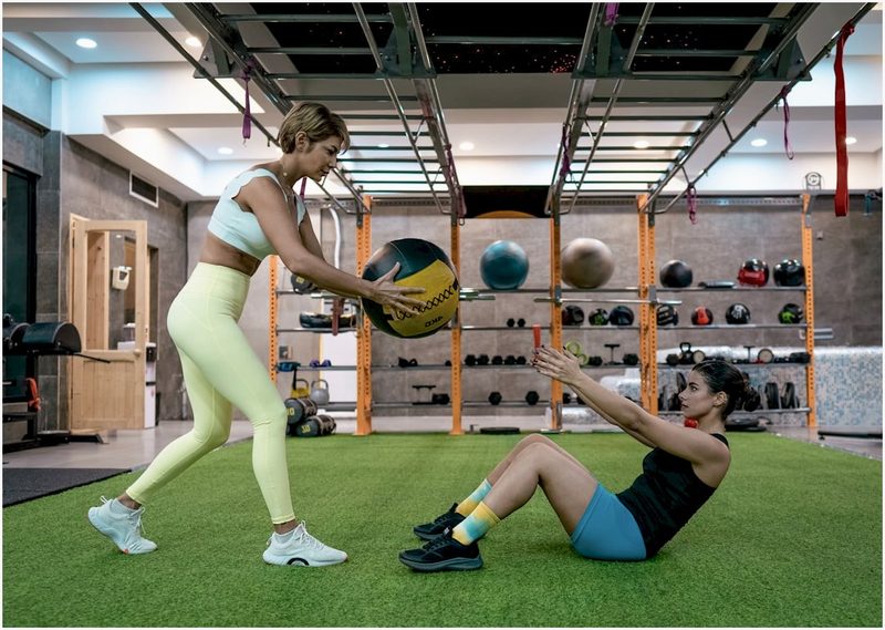 Pilates com Bola em Casa: Treino Completo para Iniciantes