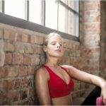 10 Exercícios de Pilates para Fazer em Casa que Fortalecem o Corpo sem Equipamentos