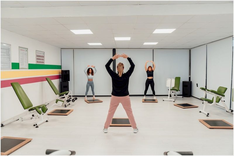 Pilates para escoliose: ajuda a corrigir ou só alivia a dor?