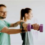 Pilates para ombro: como aliviar tendinite com movimentos inteligentes (e reduzir impacto)