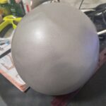 Bola de Pilates: como escolher tamanho, material e estabilidade antes de comprar