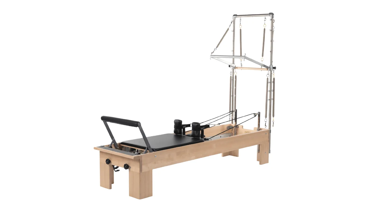 Reformer de madeira com torre vertical, barra móvel e molas