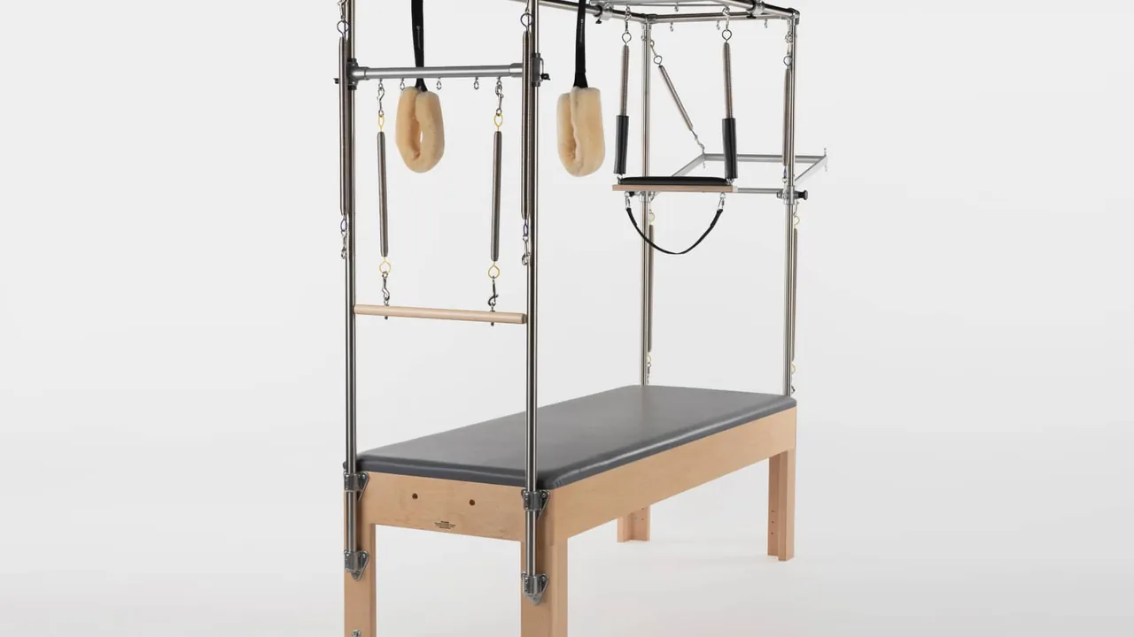 Cadillac de Pilates com alças, loops e acessórios de suspensão